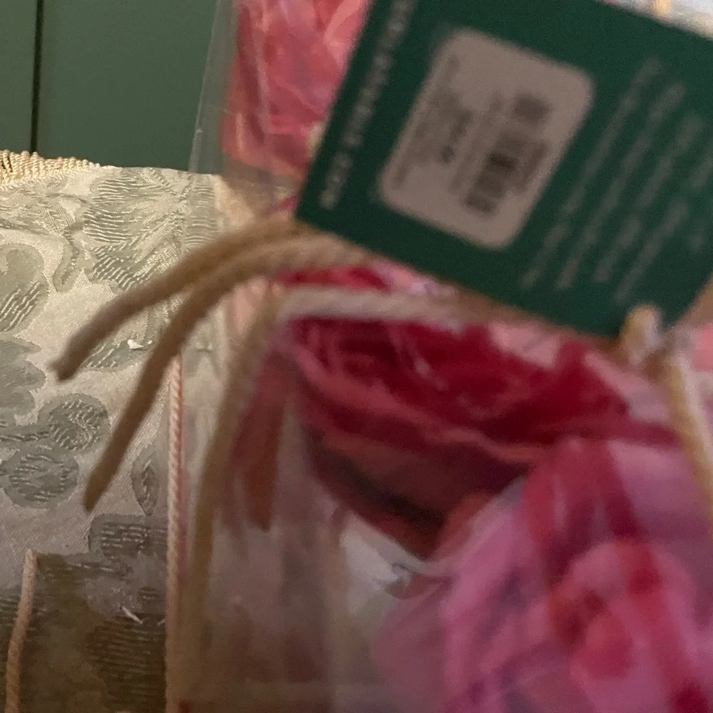 NWT Sur La Table Oversized Bloomed Rose Napkin Rings, Box of 4